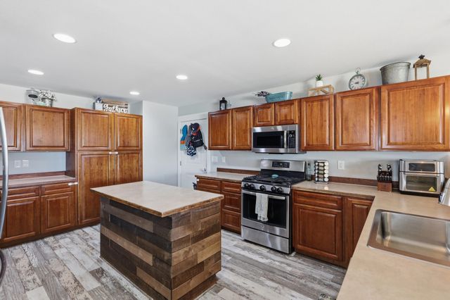 19925 E 1st Ct, Spokane Valley, WA 99016