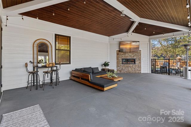 12833 Mayes Road, Huntersville, NC 28078