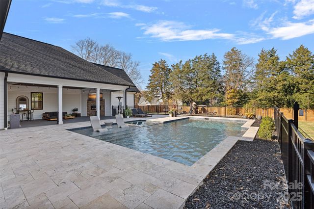 12833 Mayes Road, Huntersville, NC 28078