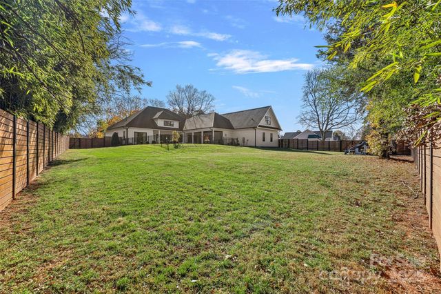 12833 Mayes Road, Huntersville, NC 28078