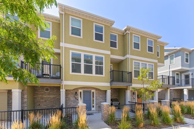 1788 W TORLUNDY DR, Riverton, UT 84065