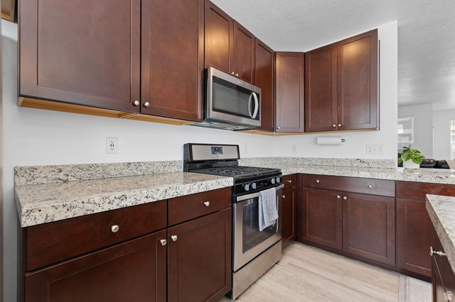 1788 W TORLUNDY DR, Riverton, UT 84065