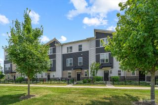 875 Finley Drive, Aurora, IL 60504