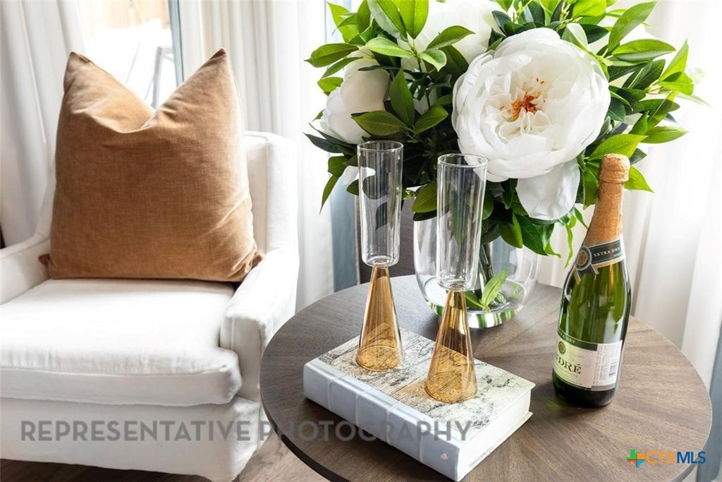 Image 21 of property listing at 255 White Oak, Castroville, TX 78009