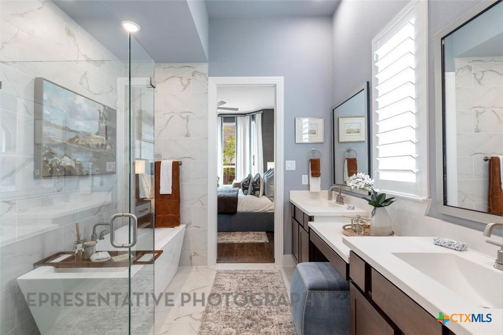 Image 27 of property listing at 255 White Oak, Castroville, TX 78009