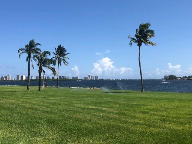 115 Lakeshore Drive 746, North Palm Beach, FL 33408