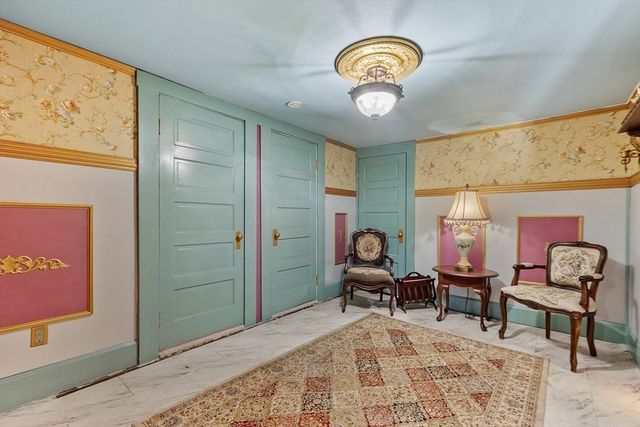 63 Gardner Rd, Hubbardston, MA 01452