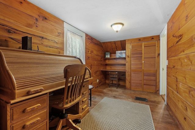63 Gardner Rd, Hubbardston, MA 01452