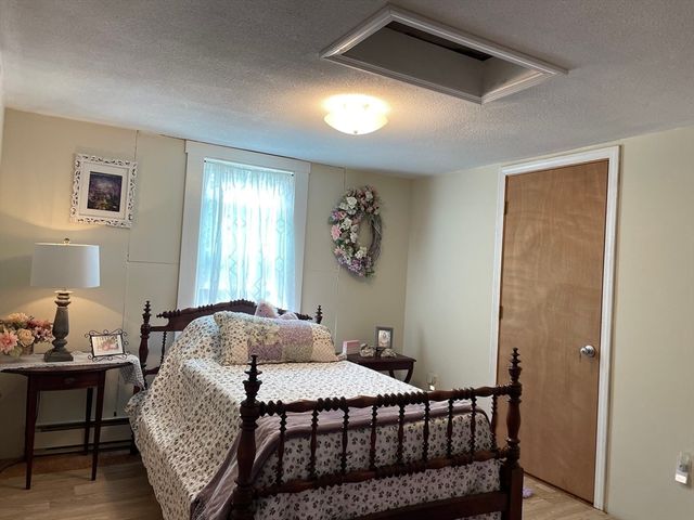 63 Gardner Rd, Hubbardston, MA 01452