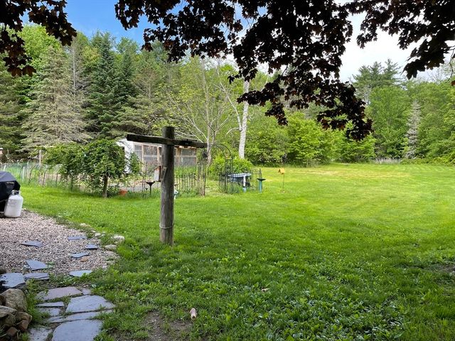 63 Gardner Rd, Hubbardston, MA 01452