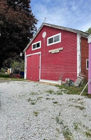 63 Gardner Rd, Hubbardston, MA 01452