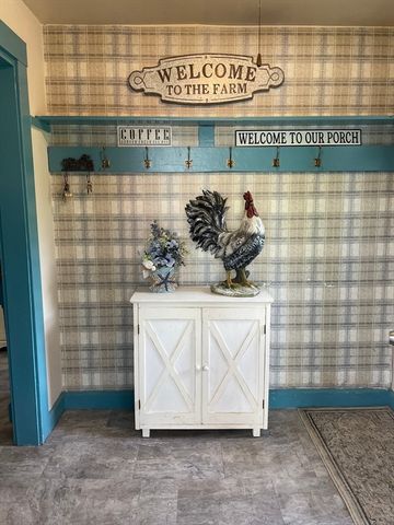 63 Gardner Rd, Hubbardston, MA 01452