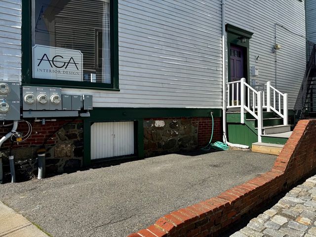 84 Washington Street 2, Marblehead, MA 01945