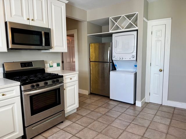 84 Washington Street 2, Marblehead, MA 01945