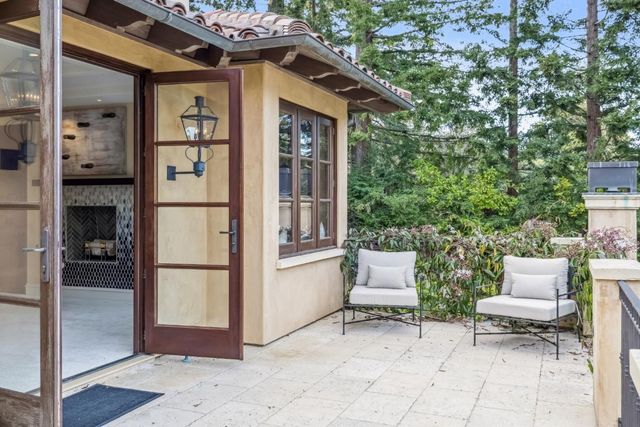 2 Somerset Lane, Atherton, CA 94027