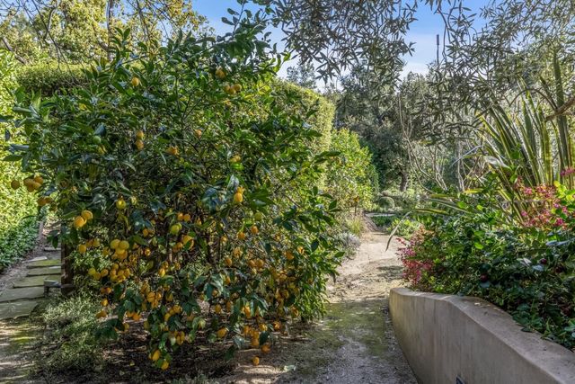 2 Somerset Lane, Atherton, CA 94027