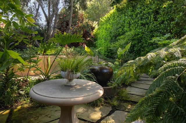 2 Somerset Lane, Atherton, CA 94027