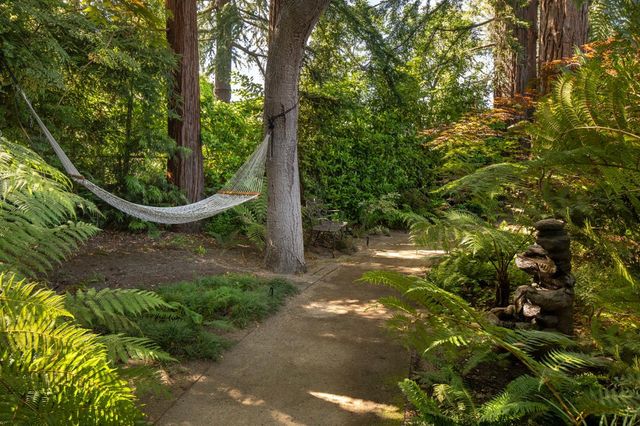 2 Somerset Lane, Atherton, CA 94027