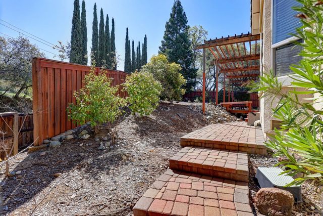 11248 Shady Run, Auburn, CA 95603
