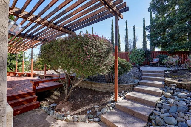 11248 Shady Run, Auburn, CA 95603