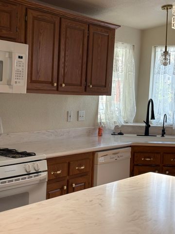 899 Tuberose Trail, Redding, CA 96003