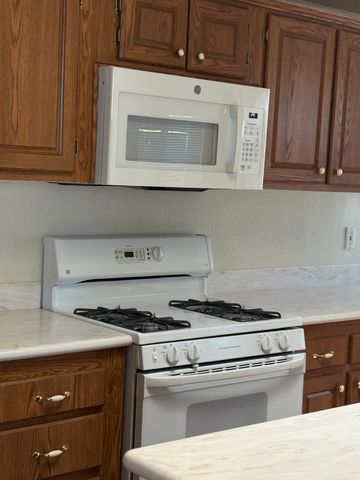 899 Tuberose Trail, Redding, CA 96003
