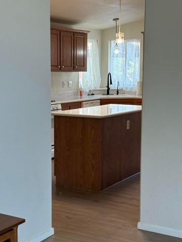 899 Tuberose Trail, Redding, CA 96003