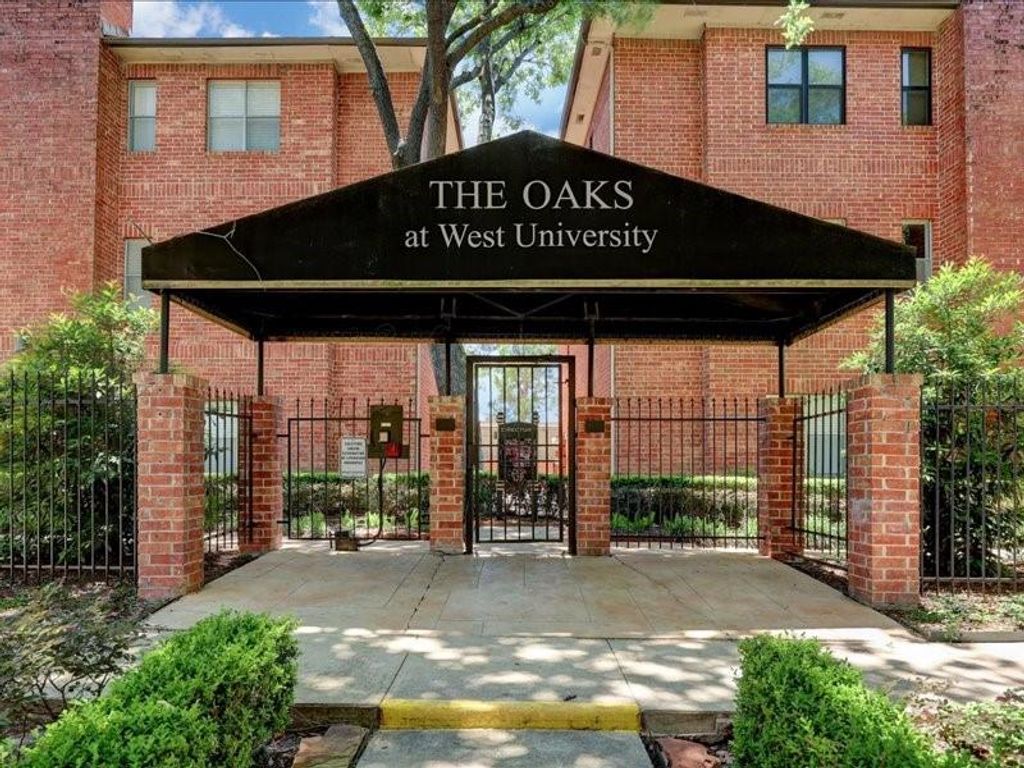 4041 Law Street 512, Houston, TX 77005