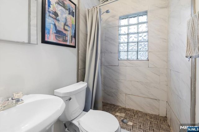 17 Lewis Place, Westwood, NJ 07675