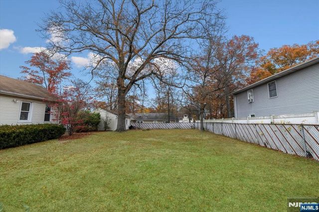 17 Lewis Place, Westwood, NJ 07675