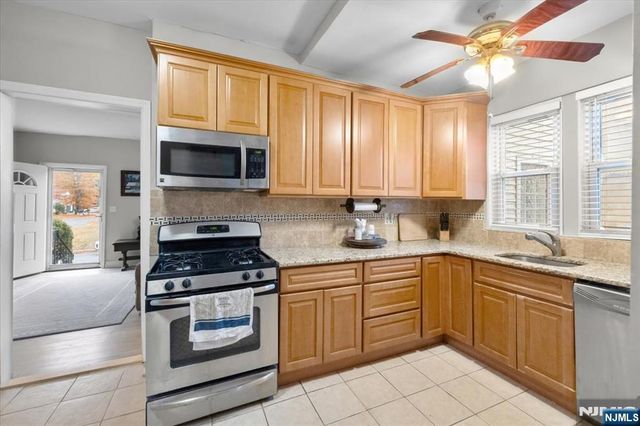 17 Lewis Place, Westwood, NJ 07675