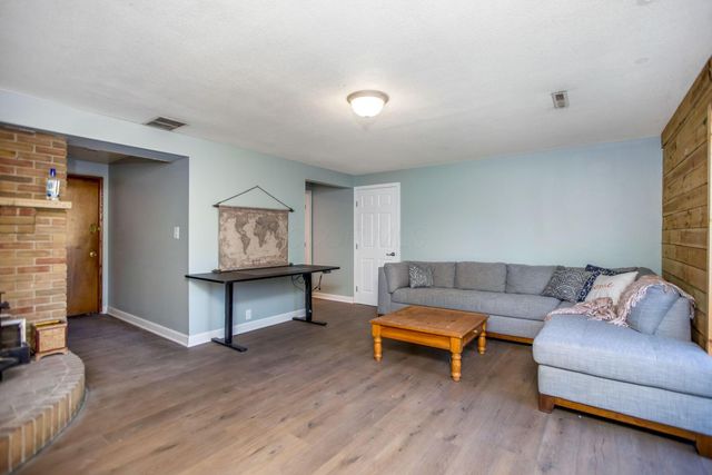 1308 N Howell Drive, Newark, OH 43055