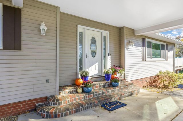 1308 N Howell Drive, Newark, OH 43055