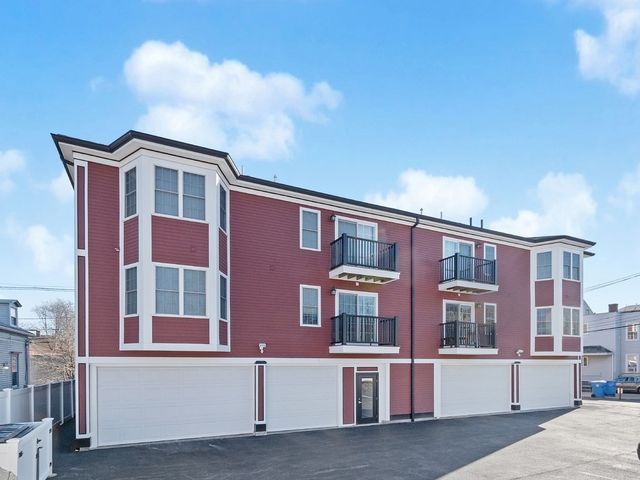 32 Common Street 2-3, Waltham, MA 02451