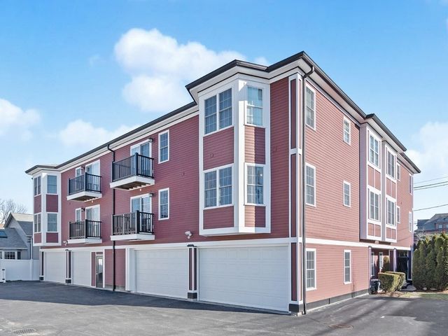 32 Common Street 2-3, Waltham, MA 02451