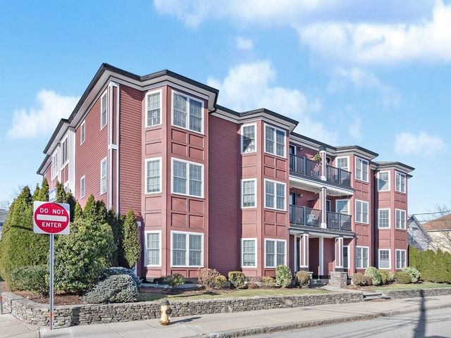 32 Common Street 2-3, Waltham, MA 02451