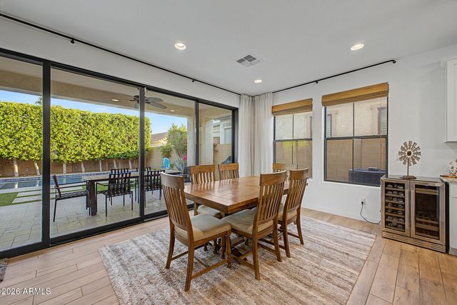 819 E DEER CREEK Road, Phoenix, AZ 85048
