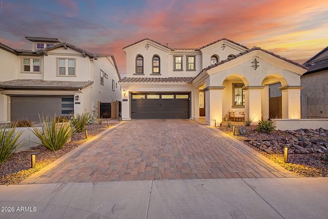 819 E DEER CREEK Road, Phoenix, AZ 85048