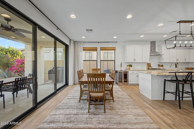 819 E DEER CREEK Road, Phoenix, AZ 85048