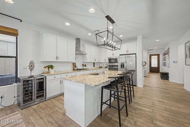 819 E DEER CREEK Road, Phoenix, AZ 85048