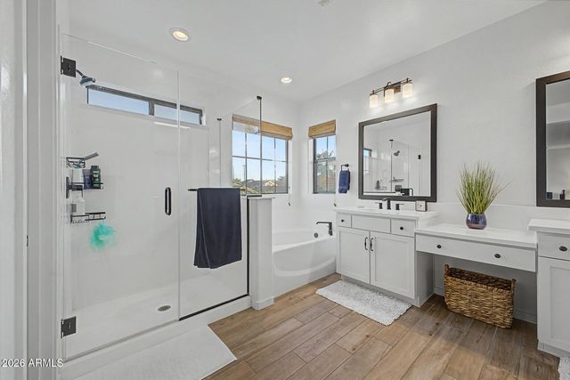 819 E DEER CREEK Road, Phoenix, AZ 85048