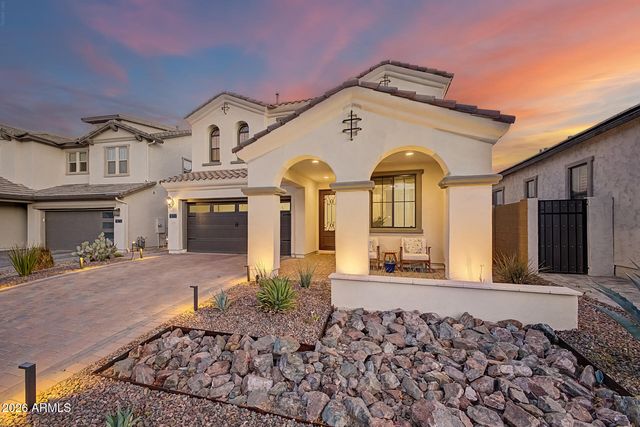 819 E DEER CREEK Road, Phoenix, AZ 85048