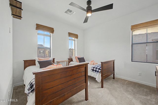 819 E DEER CREEK Road, Phoenix, AZ 85048