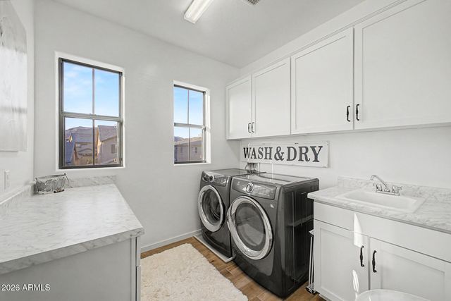 819 E DEER CREEK Road, Phoenix, AZ 85048
