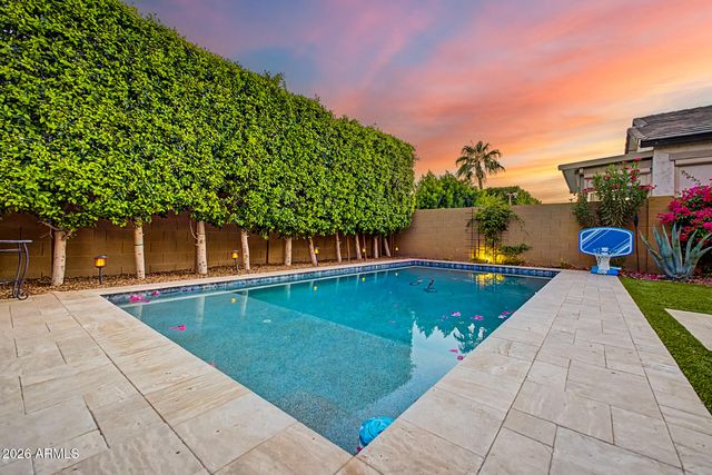819 E DEER CREEK Road, Phoenix, AZ 85048