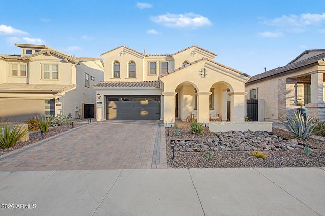 819 E DEER CREEK Road, Phoenix, AZ 85048