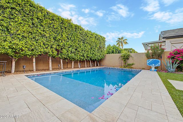819 E DEER CREEK Road, Phoenix, AZ 85048