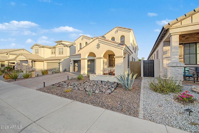 819 E DEER CREEK Road, Phoenix, AZ 85048