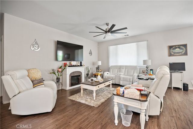 2219 2219 Albatross Way, San Jacinto, CA 92582