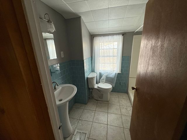 91 Lower East St, Dedham, MA 02026